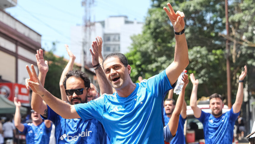 Paraguay: Un Mar DE HINCHAS Inunda Asunción por la Sudamericana