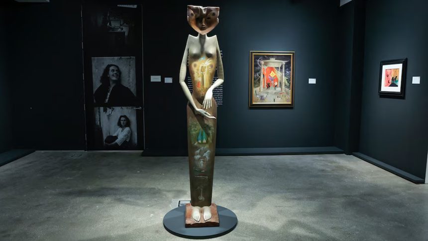 Eduardo Costantini paga récord por Carrington