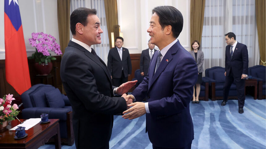 Paraguay reafirma su alianza con Taiwán