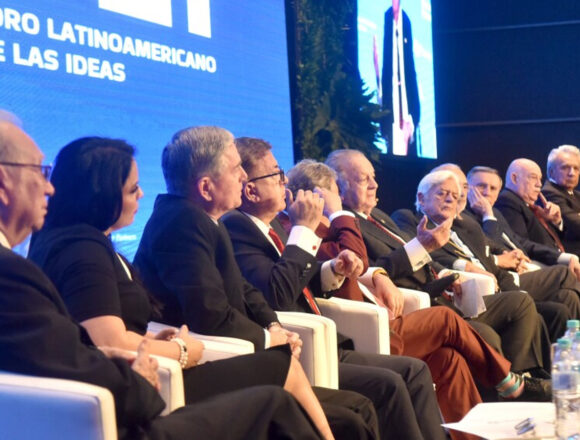 foro Foro Latinoamericano pide fortalecer la democracia