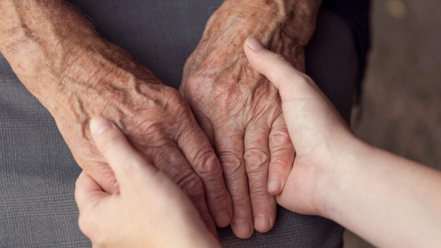 adulto mayor Trámites Burocráticos Dificultan Acceso a Pensión