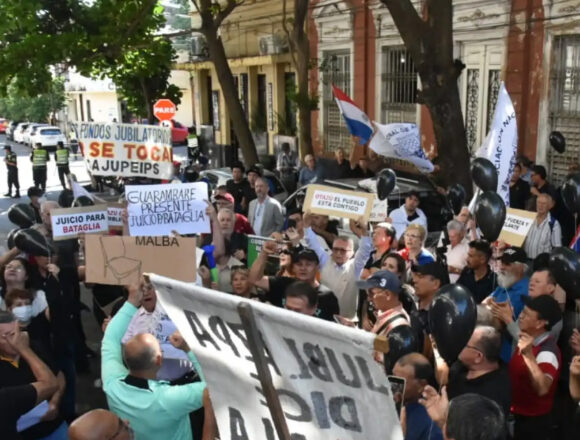 jubilados Jubilados exigen justicia en caso IPS