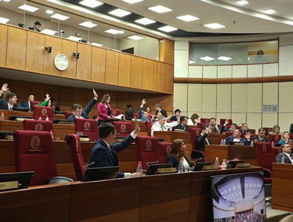 Legisladores Recibirán Aumento Durante Vacaciones