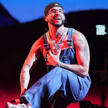 Bad Bunny Revive Puerto Rico en «Debí Tirar Más Fotos»
