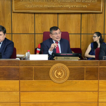 Ing-Pettengill Santiago Peña promulga Ley Mipyme impulsada por el senador Pettengill