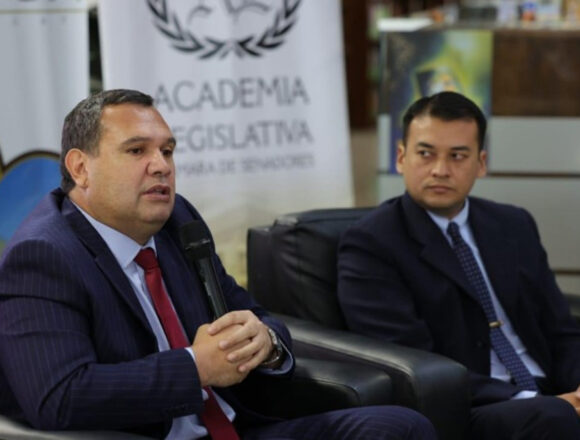 MAIDANA Honor Colorado Busca Retener a Maidana