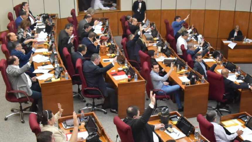 parlamento Parlamentarios Inician el Año con Aumento Jugoso