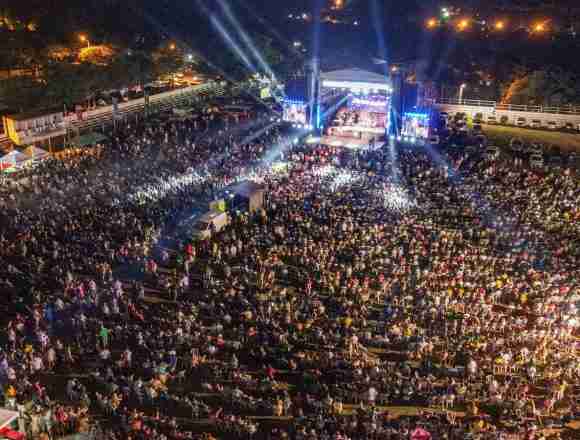 poncho parai Alma Guaraní gana el Poncho de Oro