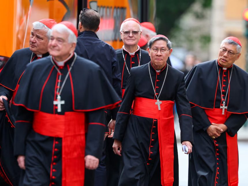 conclave Cardenales llegan al Vaticano para Cónclave
