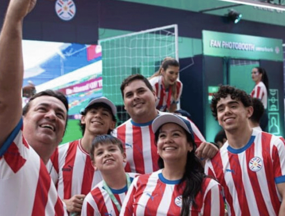 ueno Ueno regala camisetas por amor a la Albirroja