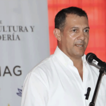 Denuncian a ministro Giménez por desvío millonario