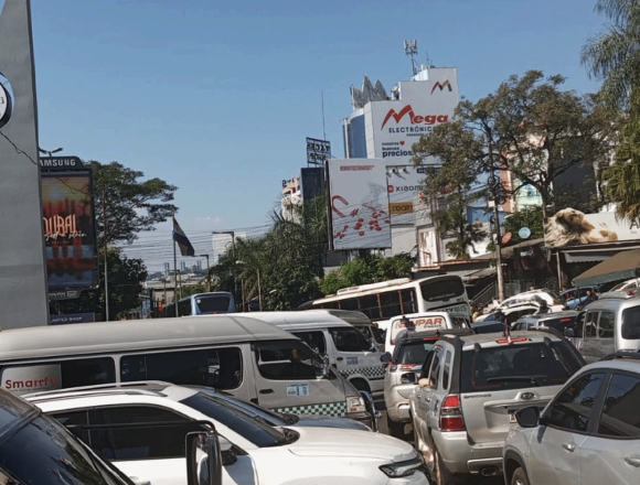cde Persisten caos y congestión vial en CDE