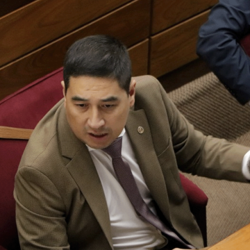 Diputados rechazan ley de derribos; Nakayama insiste