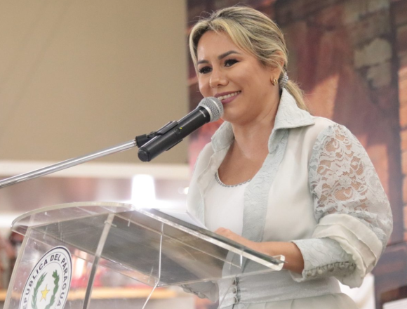 funcion Fusión de Senatur expone a la titular de la Secretaria Nacional de Turismo
