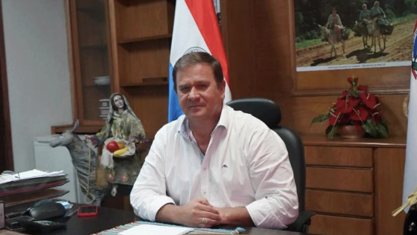 intendente Intendente de Lambaré denunciado por reparaciones escolares