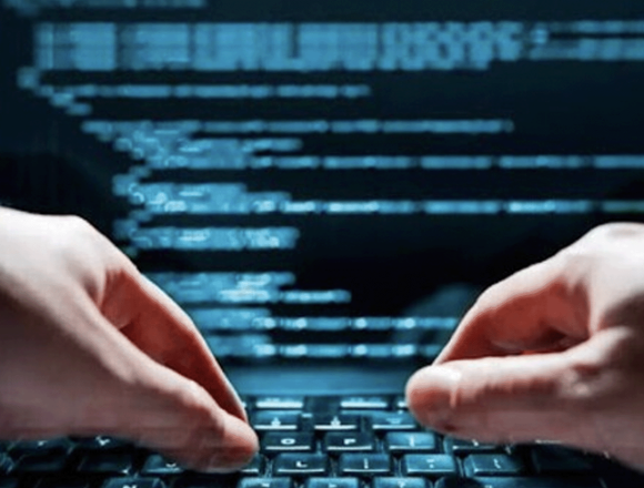 Proponen cárcel por perfiles falsos digitales