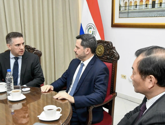 Villate niega culpa y pide viceministerios