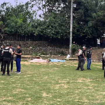 Sicarios atacan partido y matan tres