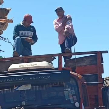 Cañicultores bloquean ruta exigiendo tren