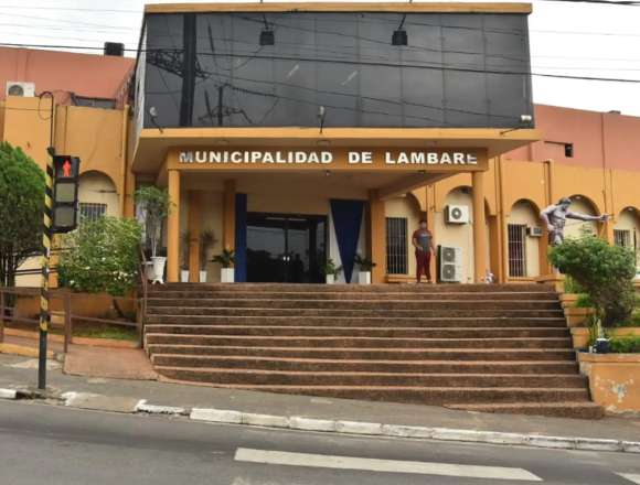 funcionarios Funcionarios bloquean Comuna por Arévalo
