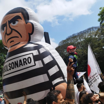 Supremo brasileño confirma condena Bolsonaro