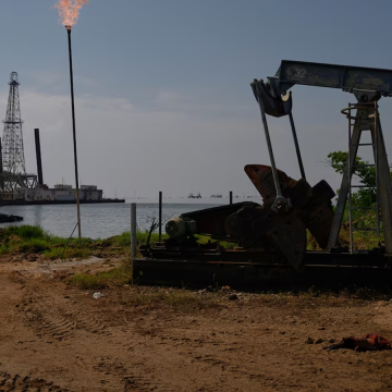 Reacciones moderadas del petróleo por Venezuela